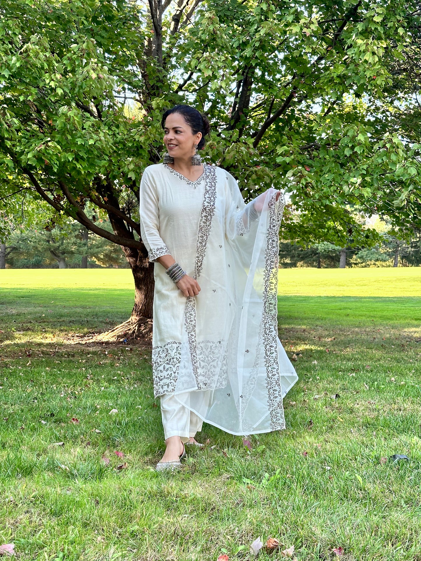 Off White Silk Blend Kurta Set for Diwali/Festive Wear